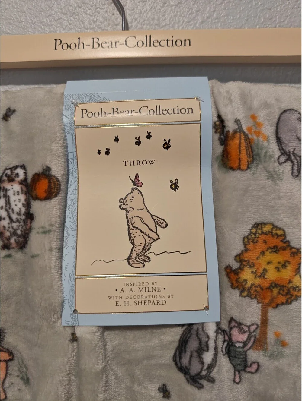 Pooh Bear Collection 50x70in Plush Throw Blanket with Winnie